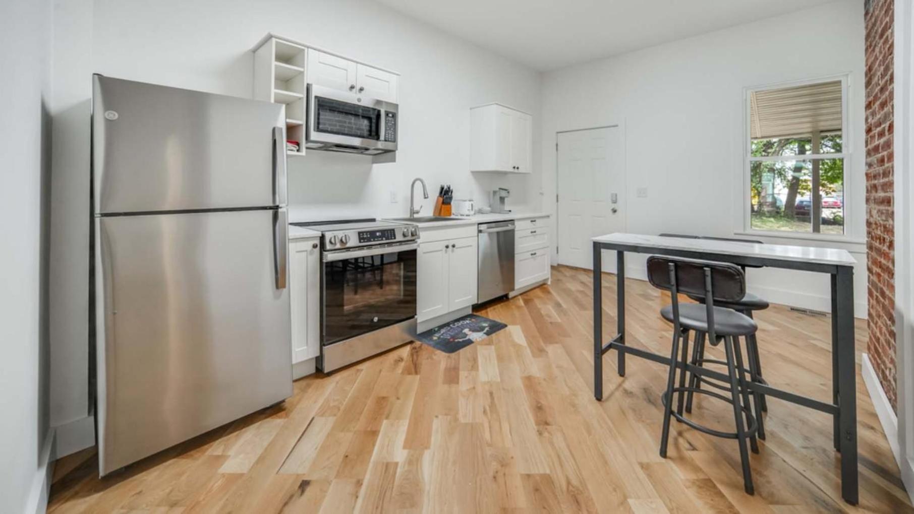 Cozy 1st-floor Flat 2br Backyard Free Parking Apartment Louisville