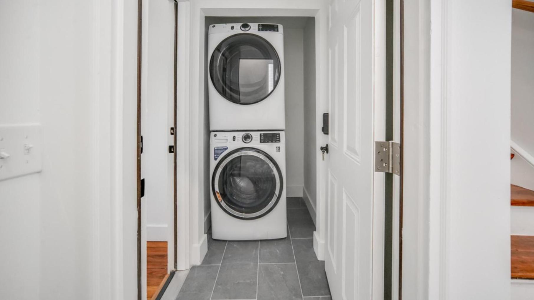 Apartment Cozy 1st-floor Flat 2br Backyard Free Parking *