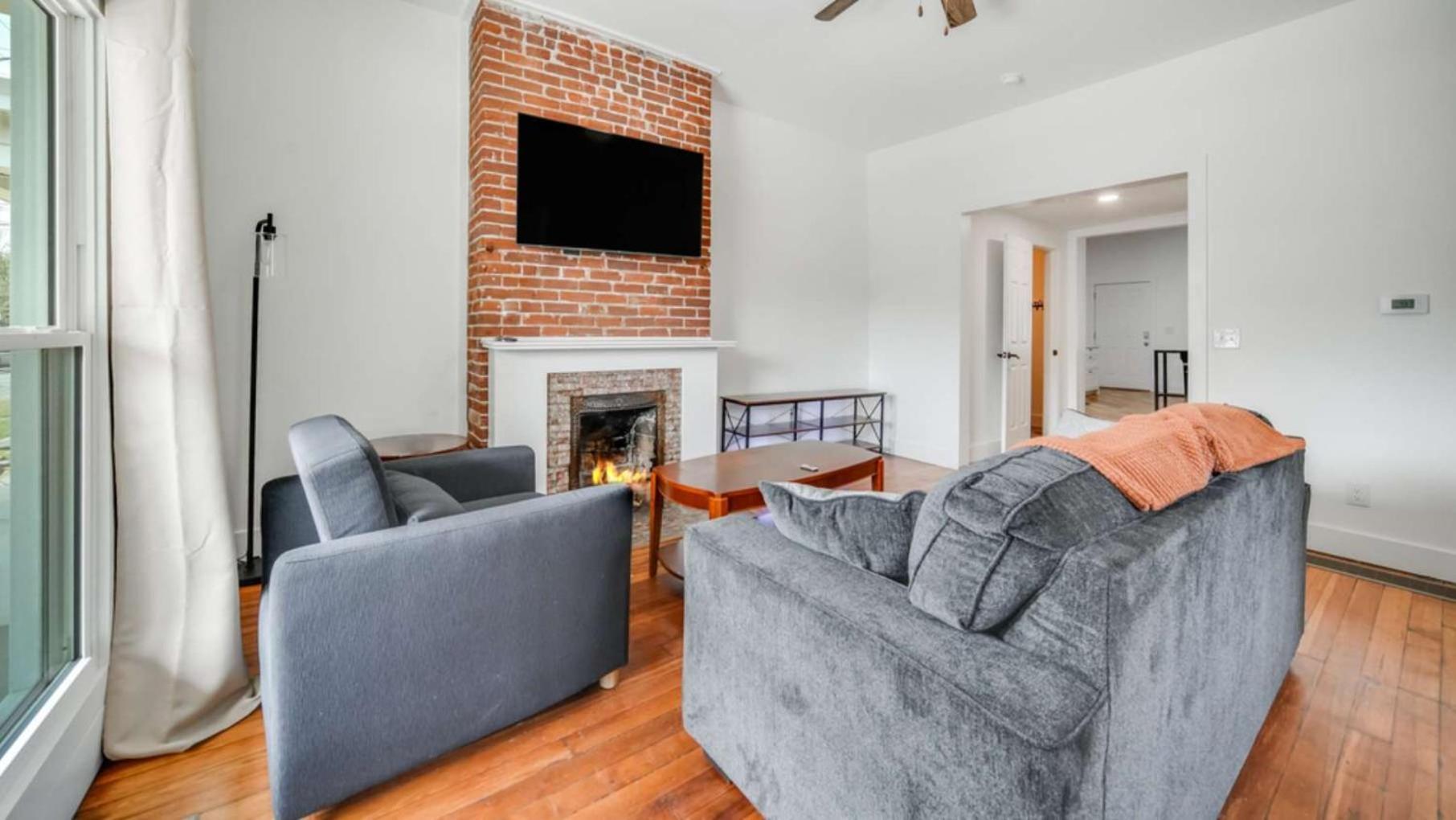 Apartment Cozy 1st-floor Flat 2br Backyard Free Parking